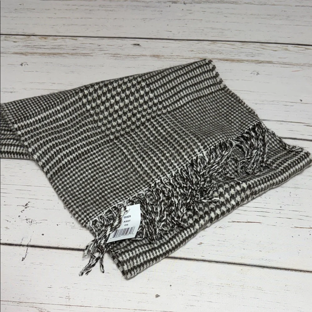 NWT Better than Cashmere Stylish Houndstooth Scarf